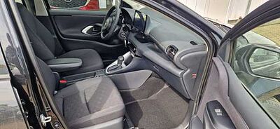 Mazda 2 HYBRID 1.5L VVT-i 116 PS e-CVT FWD CENTRE-LINE 1.5L Hybrid VVT-i CENTRE-LINE