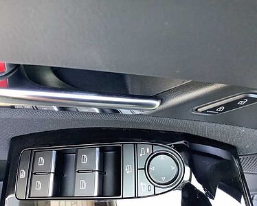 Mazda CX-30 2.5L e-SKYACTIV G 140ps Homura 2.5L e-SKYACTIV G 140ps