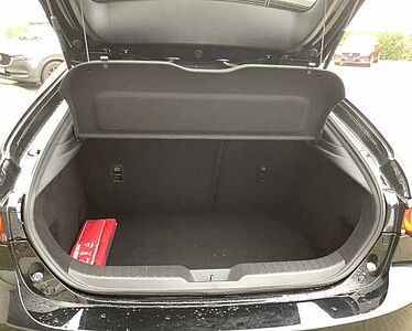 Mazda 3 2.5L e-SKYACTIV G 140ps 6AT FWD Nagisa 2.5L e-SKYACTIV G 140ps