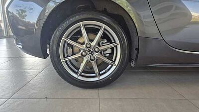 Mazda MX-5 1.5L SKYACTIV-G (132 hp) 6MT RWD Kazari
