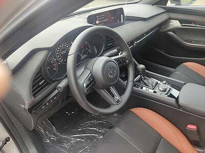 Mazda 3 2.5L e-SKYACTIV G 140ps Nagisa