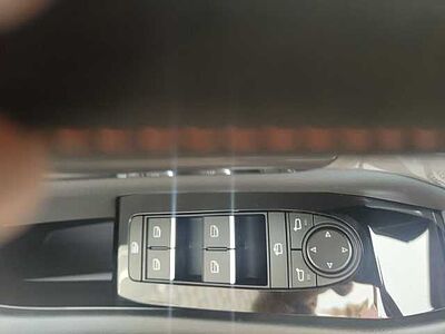 Mazda 3 2.5L e-SKYACTIV G 140ps Nagisa