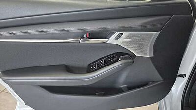 Mazda 3 2.5L e-SKYACTIV G 140ps 6AT FWD Exclusive-Line