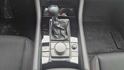 Mazda 3 2.5L e-SKYACTIV G 140ps 6MT FWD Homura