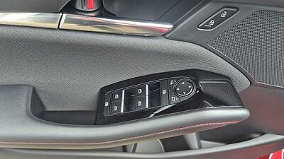 Mazda 3 2.5L e-SKYACTIV G 140ps 6MT FWD Homura