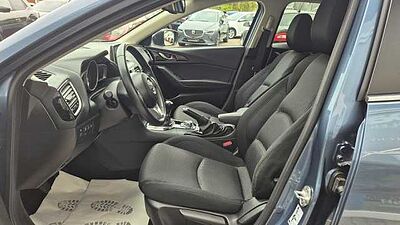 Mazda 3 SKYACTIV-G 120 Center-Line