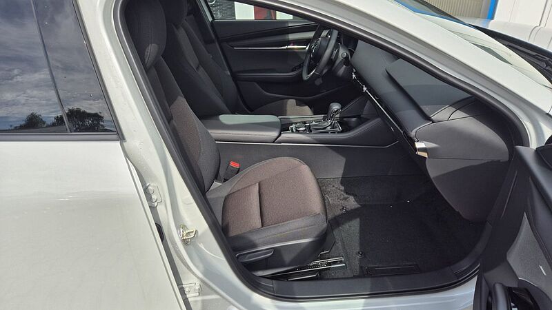 Mazda 3 2.5L e-SKYACTIV G 140ps Exclusive-line 6AT