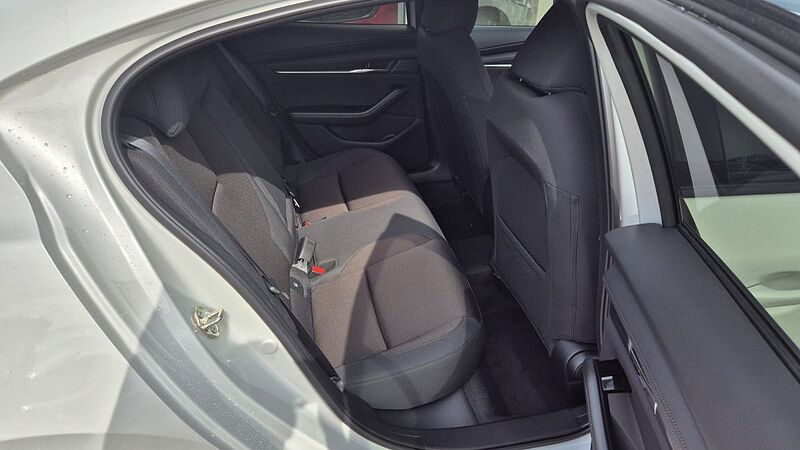 Mazda 3 2.5L e-SKYACTIV G 140ps Exclusive-line 6AT