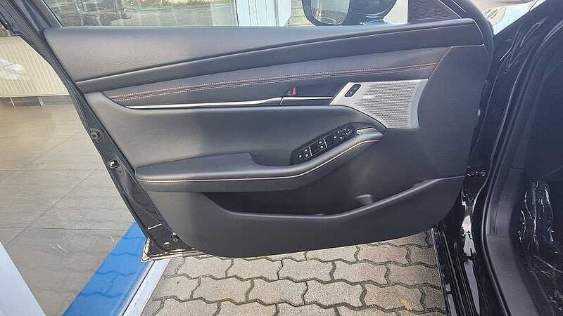 Mazda 3 2.5L e-SKYACTIV G 140ps 6AT FWD Nagisa