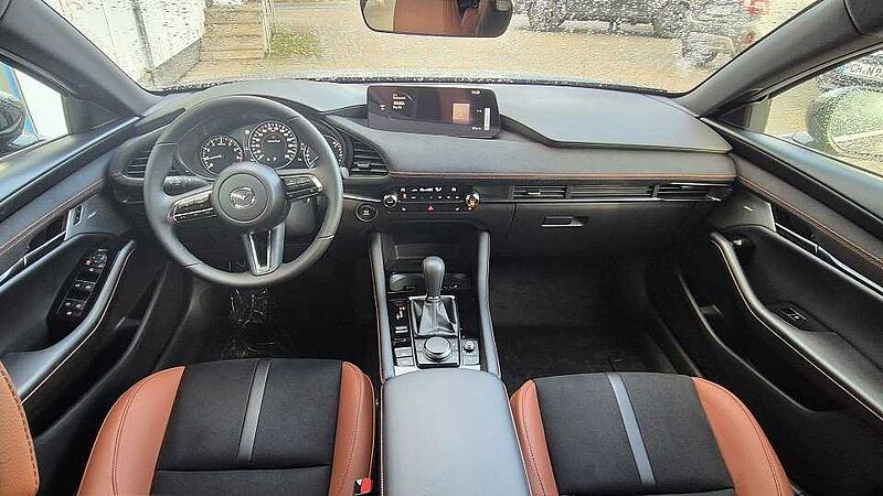 Mazda 3 2.5L e-SKYACTIV G 140ps 6AT FWD Nagisa