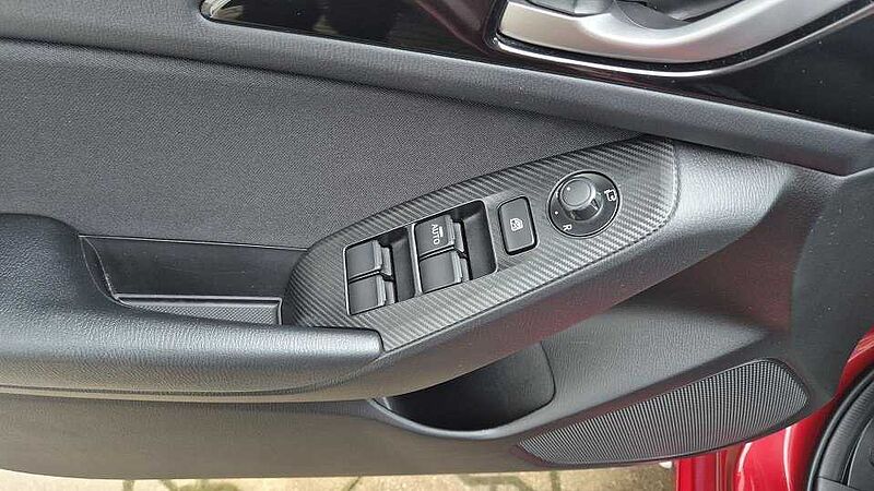 Mazda 3 SKYACTIV-G 120 Center-Line TOU-P