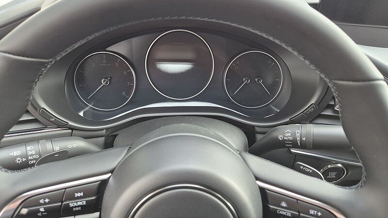 Mazda 3 2.5L e-SKYACTIV G 140ps 6AT FWD Exclusive-Line