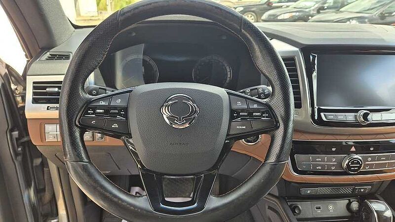 SsangYong Rexton W Sapphire 2.2 D 7 AT 4WD