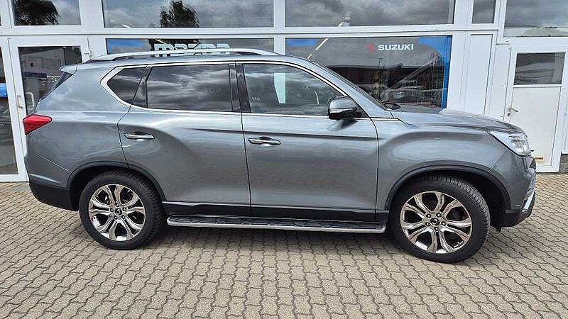 SsangYong Rexton W Sapphire 2.2 D 7 AT 4WD
