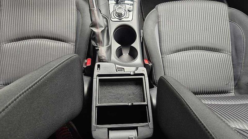 Mazda 3 SKYACTIV-G 120 Center-Line